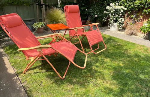 Bright, modern & close to historic town - Photo 33