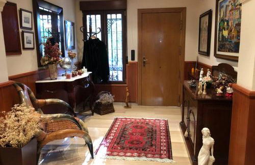 Casa en GRANADA con hermoso jardín, parking calle - Foto 6