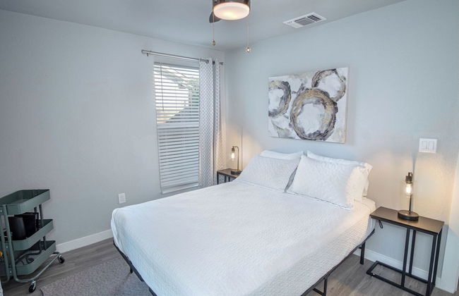 Stylish 4 Br/2ba Renovated Home Near Downtown - Foto 8