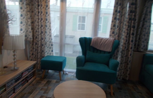 3 Bed Caravan - Sleeps 8 - Wifi - Parking - Foto 8