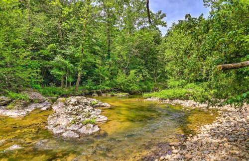 Bonfires and BBQs! Creekside Retreat in Marshall - Foto 22