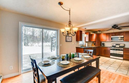 Spacious Family Home w/ Deck & Yard: 5 Mi to Stowe - Foto 7