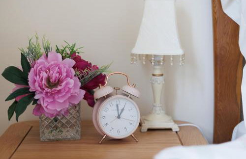 Saintfield Centre - Sleeps 8 - Garage & patio - Foto 28