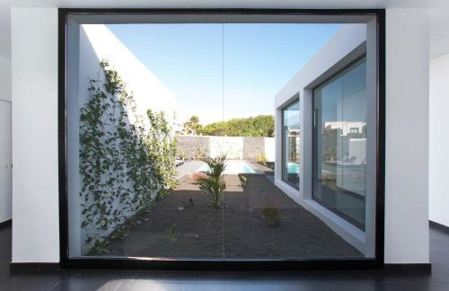 ICONIC VILLA LANZAROTE - Photo 9