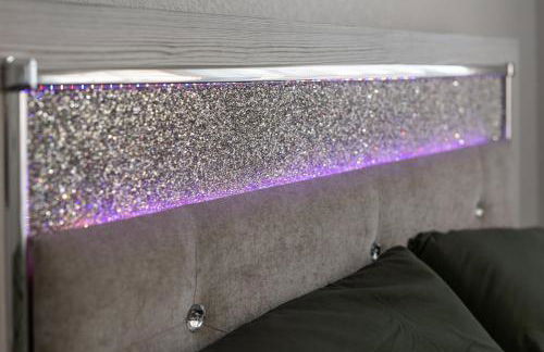 Spacious 5-bedroom villa in welcoming Burleson with WiFi, AC - Foto 39