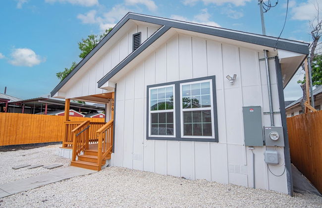 Spacious Delightful 4 BR/ 3 BA Close to Downtown - Foto 36