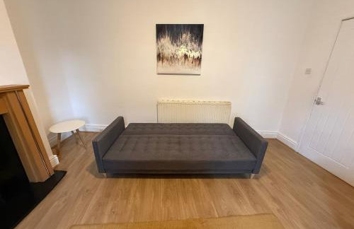 Central 3BR Home - Huddersfield Serviced Accomodation - Walk to Station & Town - Business Travellers - Families - Students - Photo 5