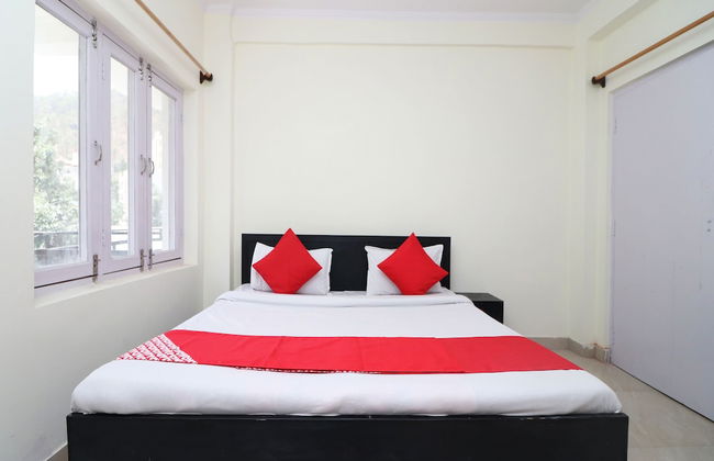 OYO 14130 Home 2Bhk Comfy Shyamkhet - Foto 1