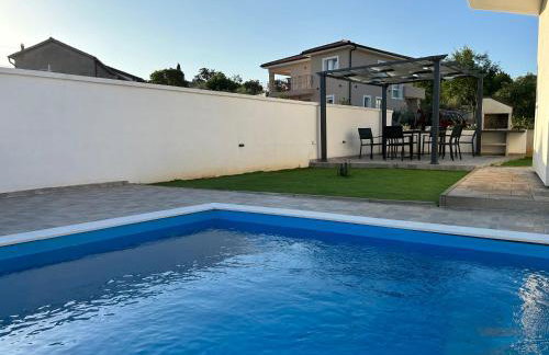 KRK, VILLA SOTTOVENTO WITH POOL, 8p - Foto 10