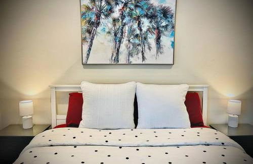 Secret Serenity! Roomy! Pool! 5 min from Beach! - Photo 11