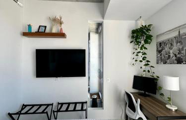 Art-filled Loft 180 Views, Rooftop Pool, Parking - Foto 26