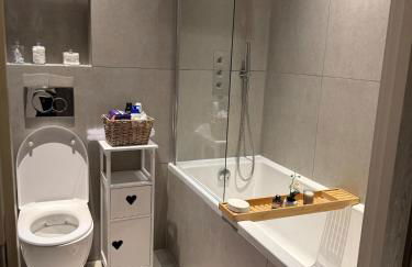 Cozy Luxury Apartment In The Heart Of Slough -The Bethel Suite - Foto 3