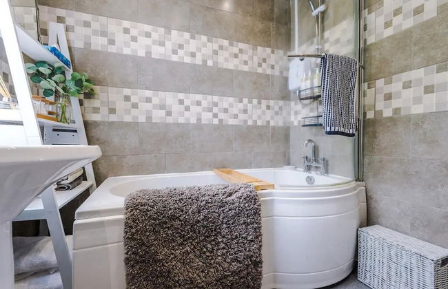 Elegant 2BD Family Retreat Blackpool Town! - Foto 13