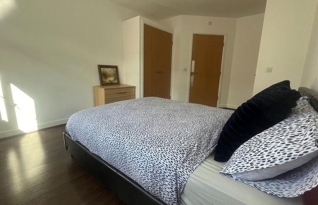 Central 2-bed Apt - Sleeps 4 - Parking & Wifi - Foto 7