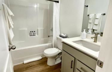 Papillion Family Home with Garage - Foto 10