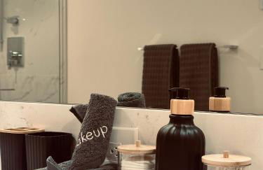 Luxe & Bright Gem - Prime Location, Roof Deck, View - Foto 31