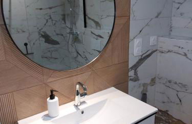 La Villa Bompard 48M2 Cœur de ville avec terrasse - Foto 8