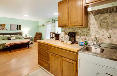 Soothing Studio with Lush Views 2 Mi to Beach! - Foto 8