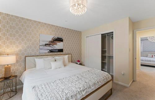 Lakeside Stay Metro, INOVA, Dining & Shops Nearby! - Foto 42