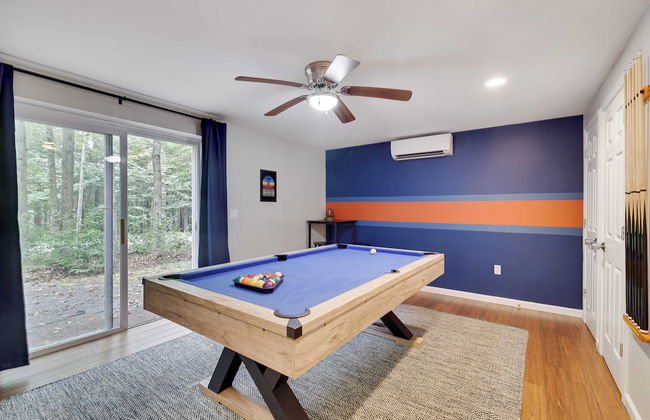 Moshannon Tree-lined Pocono Retreat w/ Hot Tub, Firepit & Pool Table - Photo 4