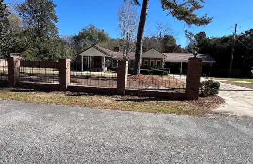 Roomy Retreat - Photo 18