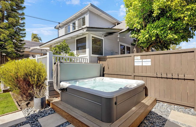 Luxe Backyard Oasis w/ Hot Tub Chic Design South Park Sanctuary - Foto 29