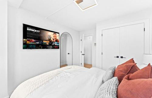 Modern 3BR Apt Near EWR, MetLife & NYC - Photo 9