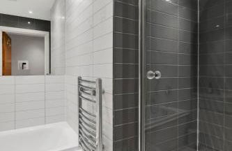 Modern 1BR Apartment Near ExCeL London & O2 Easy Access to Central London - Foto 16