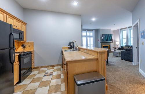 Snowshoe Village Ski-in - Ski-out Condo w Hot Tub - Foto 42