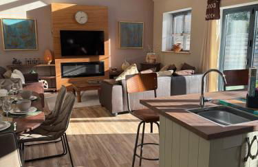 Trendy Barn Conversion Families & Groups Sleeps 8 Fibre WiFi - Photo 3