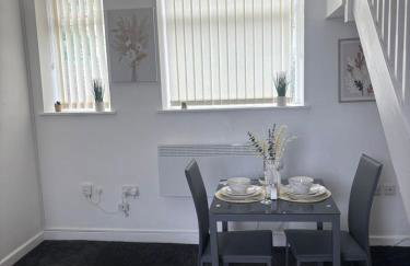 Charming 1BR Garden Retreat Near Downtown - Foto 3