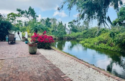 Sarasota Charm - Photo 4