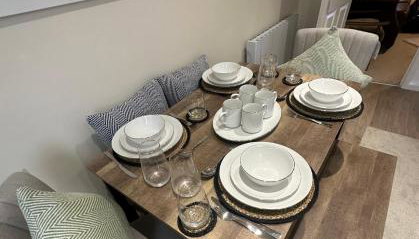 Cosy 2 Bed House near Birmingham Airport & NEC - Foto 1