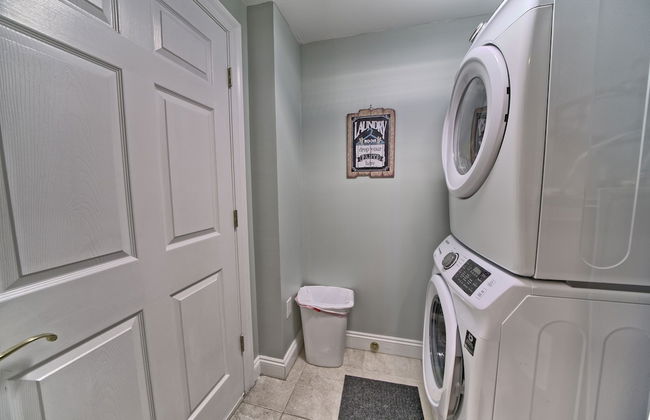 Luxurious Beachfront Condo with Beachside Pool Access and Free WiFi - Unit 1202 by RedAwning - Foto 33