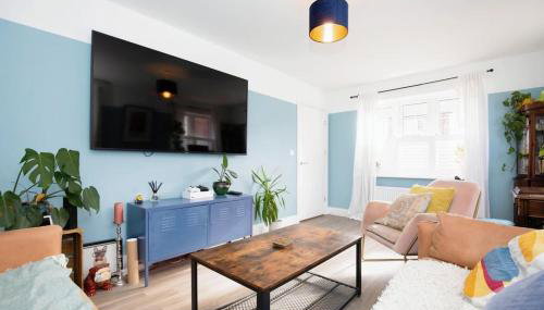 Sleeps 8, off-road parking for 3 cars, pet friendly, welcome hamper - Foto 5