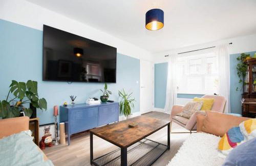 Sleeps 8, off-road parking for 3 cars, pet friendly, welcome hamper - Foto 5