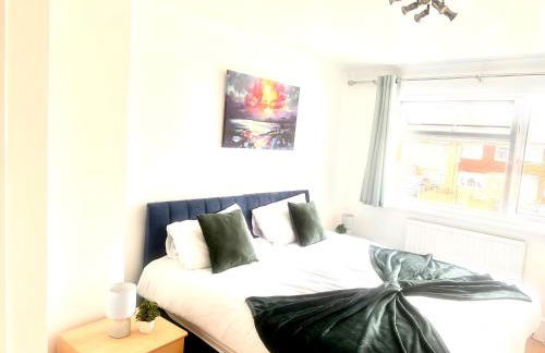 3 BEDROOM, FREE PARKING, WiFi, COSY, 5-BED HOUSE WITH GARDEN - Foto 17