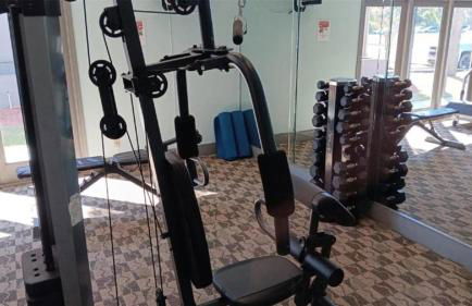 Two bed condo in Parkway Palms Resort condo - Foto 29