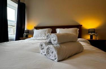 Cosy Central Buxton Terraced House - Photo 1