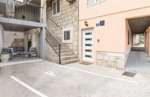 Heritage apartman Geza in centar with private parking - Photo 19