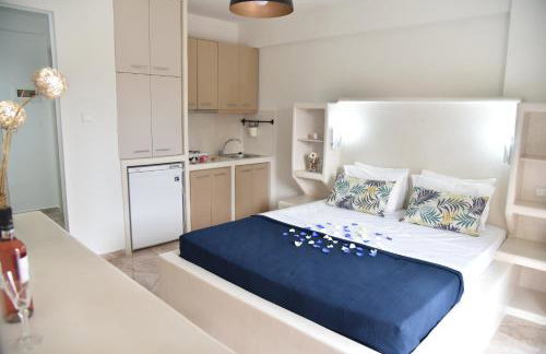 KyMa Studios and Suites - Photo 34