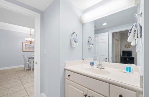 Quiet East End Gulf-Front Condo w/ Heated Pool & Balcony - Foto 9