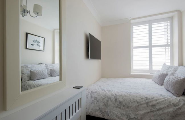 Direct Sea Views, Seafront Location & Free Parking - Foto 6