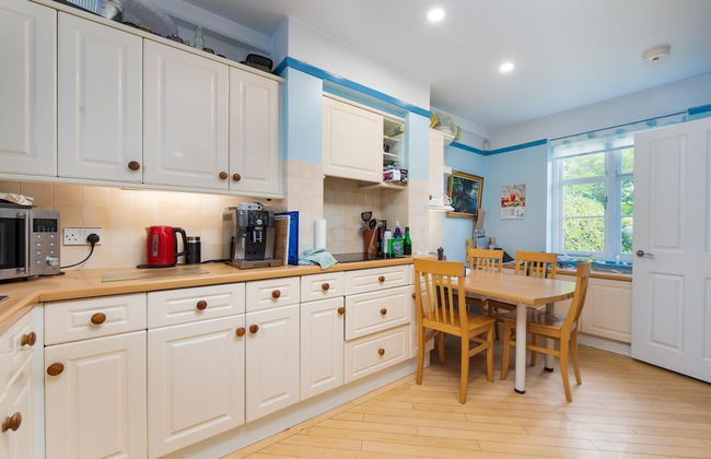 Cottage With a Garden in Golders Green by Underthedoormat - Foto 8