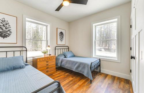 Walk to Beach and Sebago Lake Luxe Family Getaway! - Foto 17