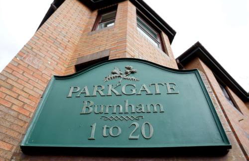 18PG Dreams Unlimited - Budget Flat w free parking - Slough Windsor Heathrow - Foto 30