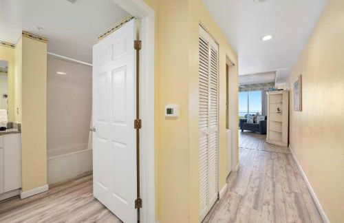 Luxury 10th Floor 1 BR Condo Direct Oceanfront Wyndham Ocean Walk Resort Daytona Beach | 1006 - Photo 10