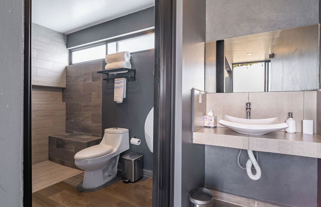 Luxurious 5-bedroom House With Air-conditioning & Private Rooftop in Juriquilla - Foto 28