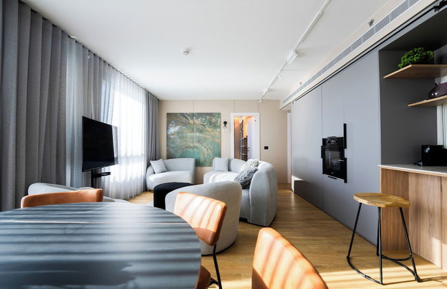 Panoramic Sea View Luxury Suite - Photo 18