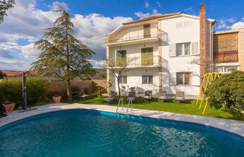 3 Bedroom Lovely Apartment In Sibenik - Photo 10